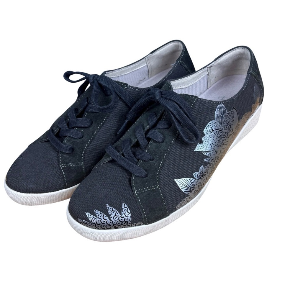 Dansko Olisa Floral Lace-Up Sneakers – Sz 40 (Women’s 9.5–10) – Black/Silver